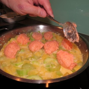 Lachsnockerl aufsetzen