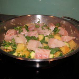 Fisch und Petersielie hinzufügen