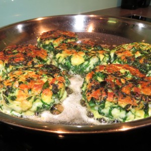 Kaspressknödel in der Pfanne braten