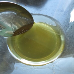 Löwenzahnblütengelee vorbereiten