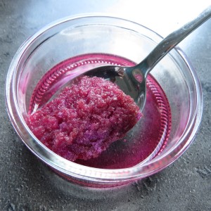 Rosenmus & Rosensirup vorbereiten ...