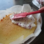 Belag aufstreichen und fertig backen