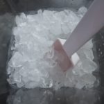 Eiswürfel zerkleinern