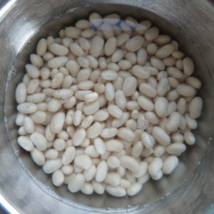 Bohnen über Nacht einweichen