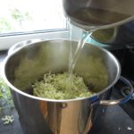 mit heißem Wasser aufgießen