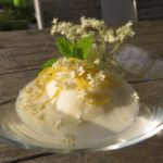 Holunderblütenparfait